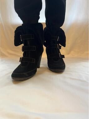 Söfft Women Black Suede Fur Lined Buckle Heel Boots Size 11